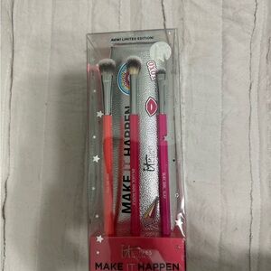 IT Cosmetics Limited Edition Makeup Brush Set - Pink and Silver